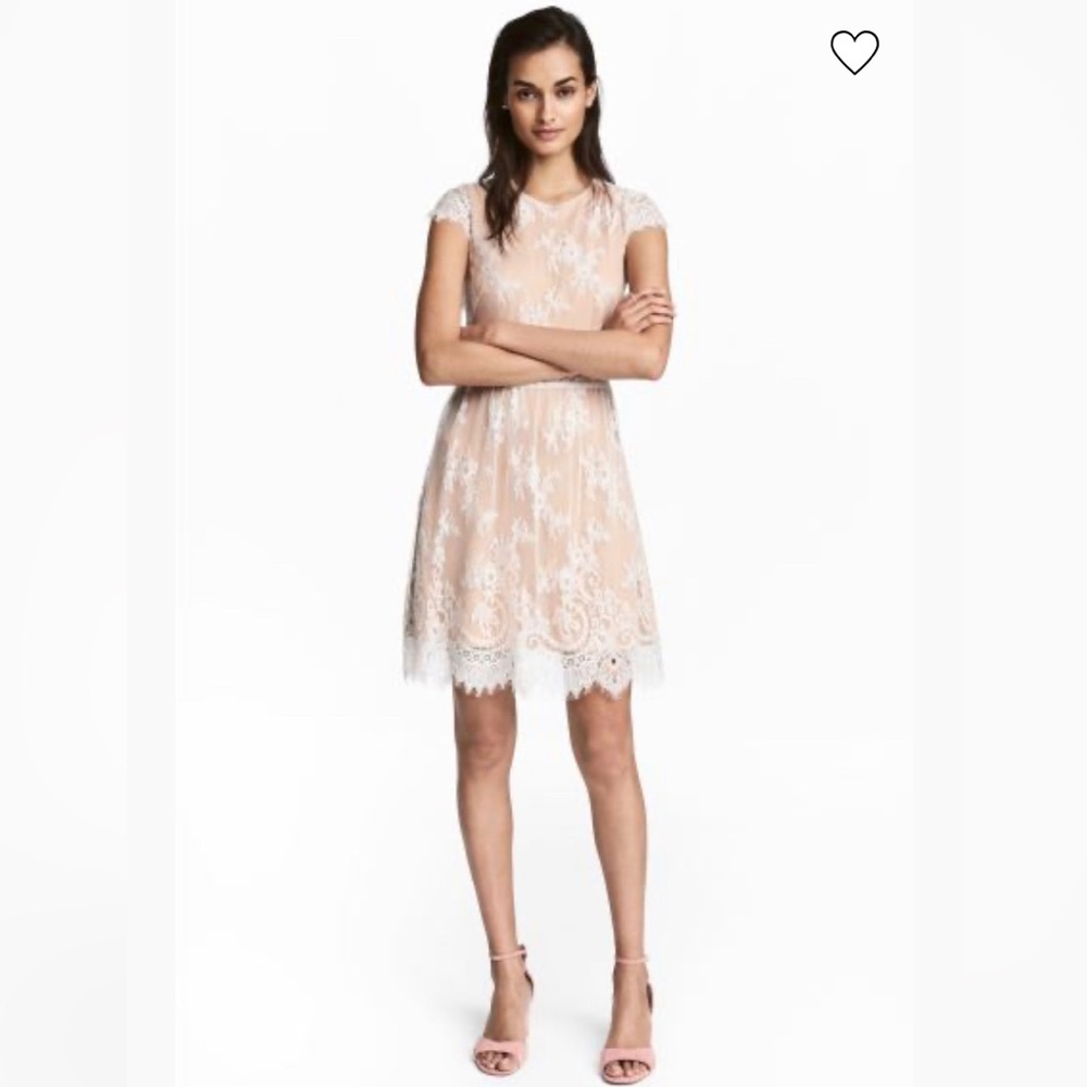 NWOT! Lace details. Size 6